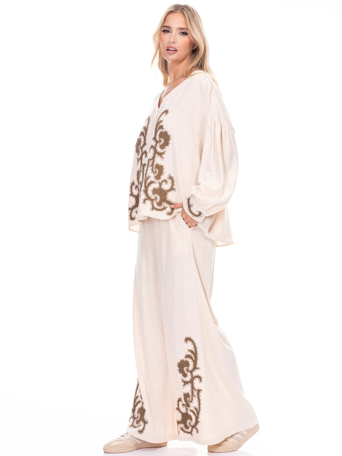 Women’s Elastic Waist Embroidered Pants