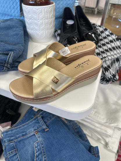 The “Easy Street” Cross-Strap Wedge Slide 👡