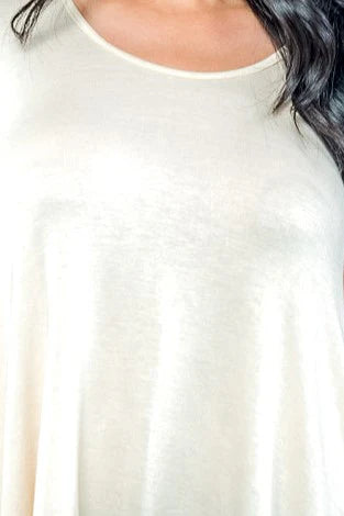 Classic Fit Long Sleeve Crewneck T-shirt with Dolphin Hem