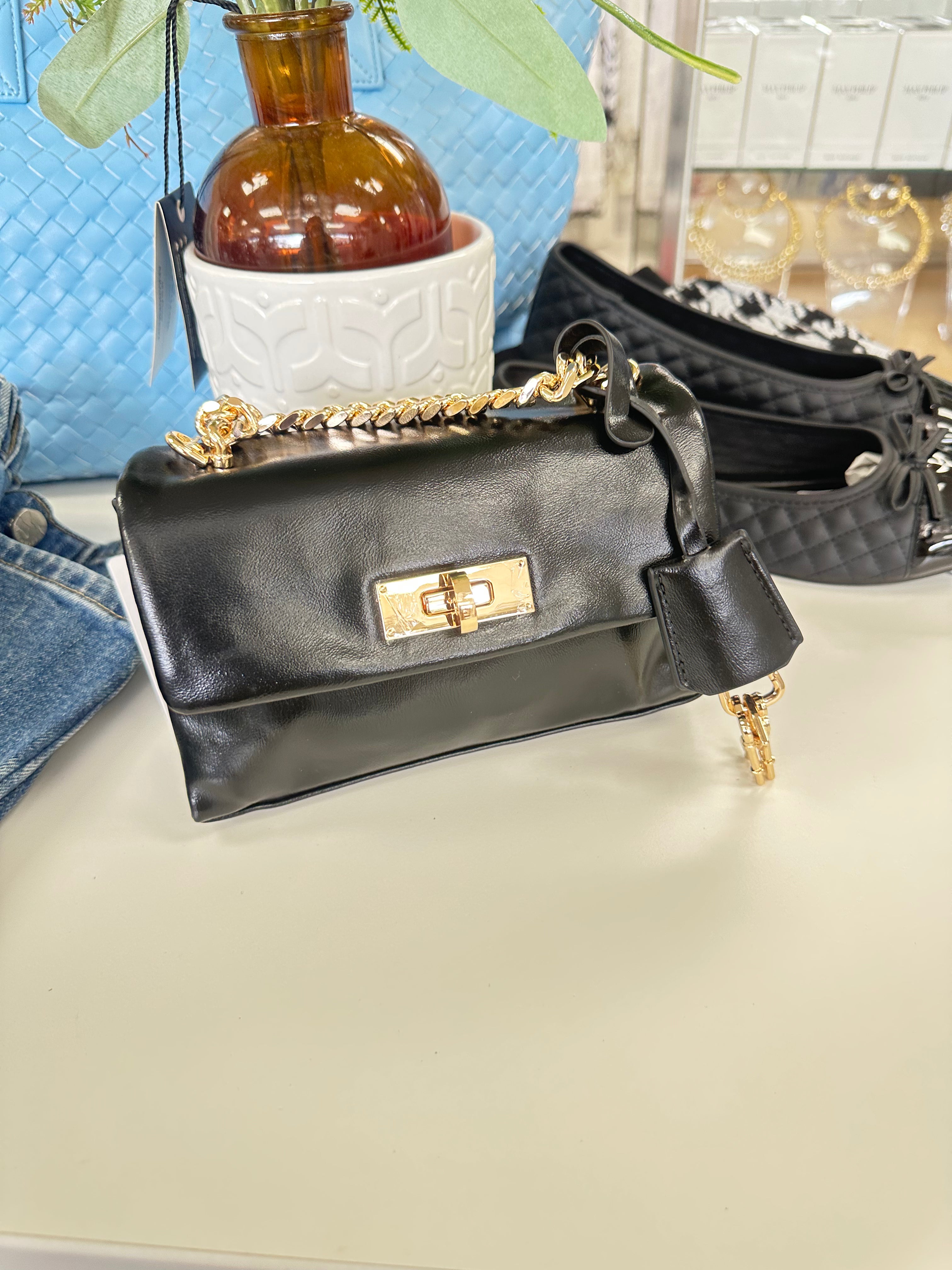The CHASEL &amp; KARIN Pillow Chain Crossbody - Black &amp; White
