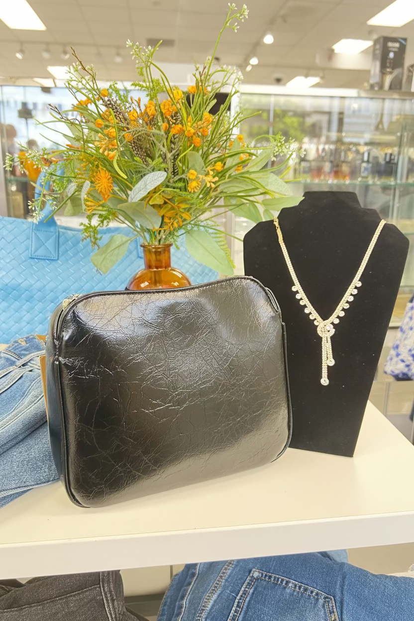 The Crystal Chain Shoulder Bag - Black Luxe