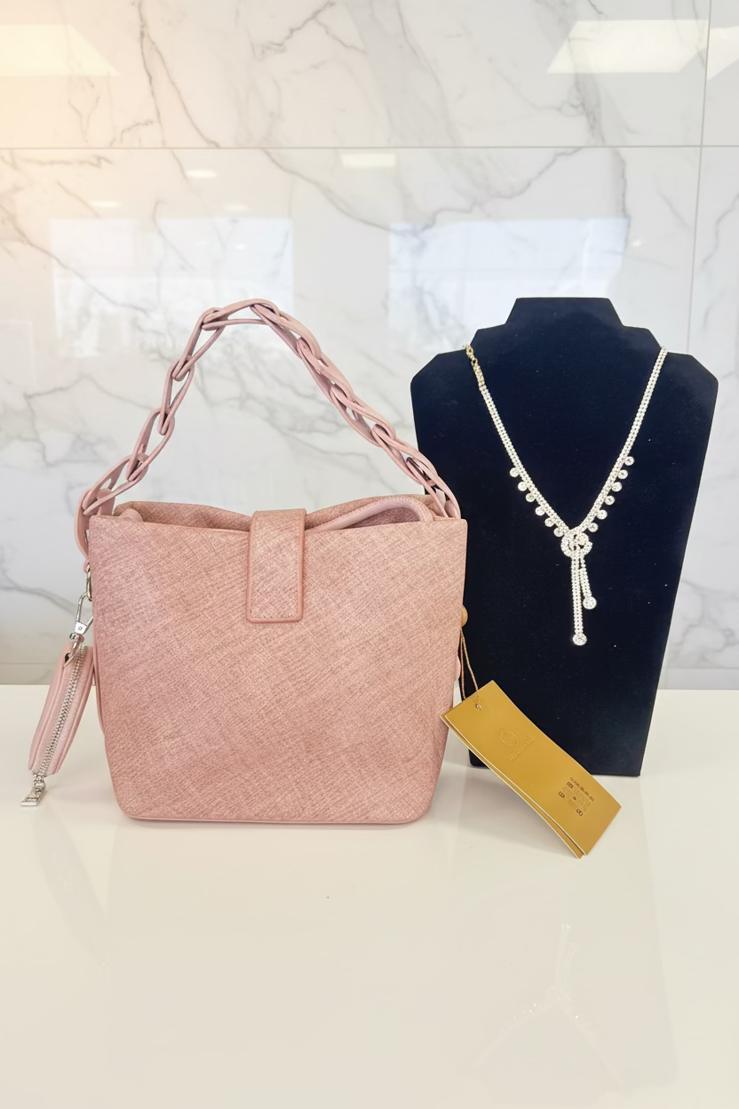 The JANI &amp; TINO Braided Bucket Bag - Blush Pink