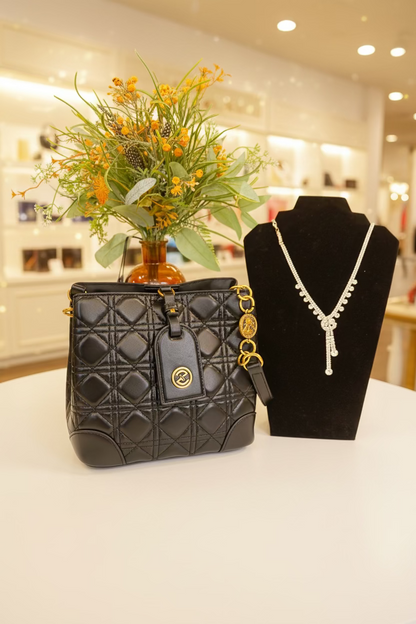 The JANI &amp; TINO Cannage Bucket Bag - Classic Black