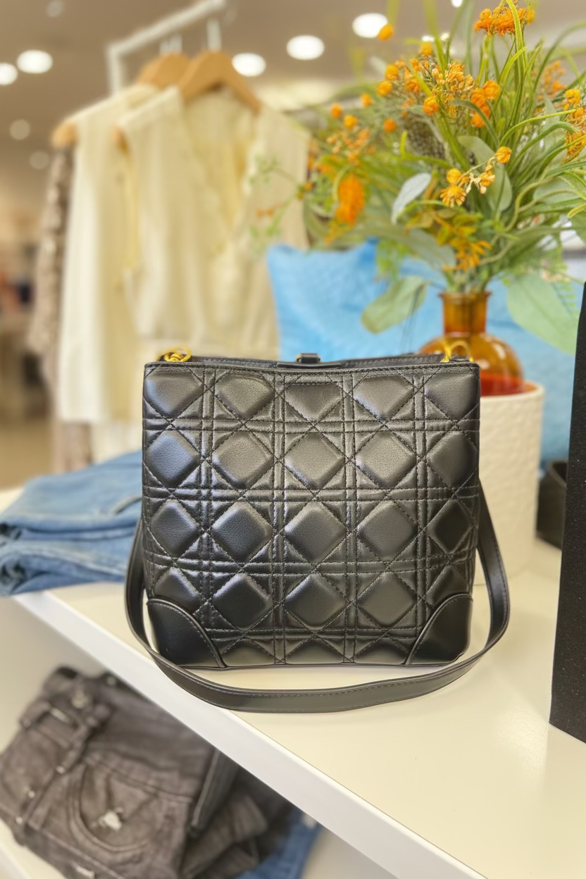 The JANI &amp; TINO Cannage Bucket Bag - Classic Black