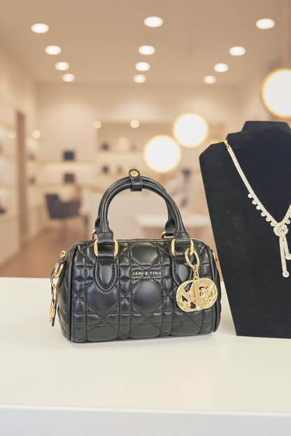 The JANI &amp; TINO Luxe Mini Boston